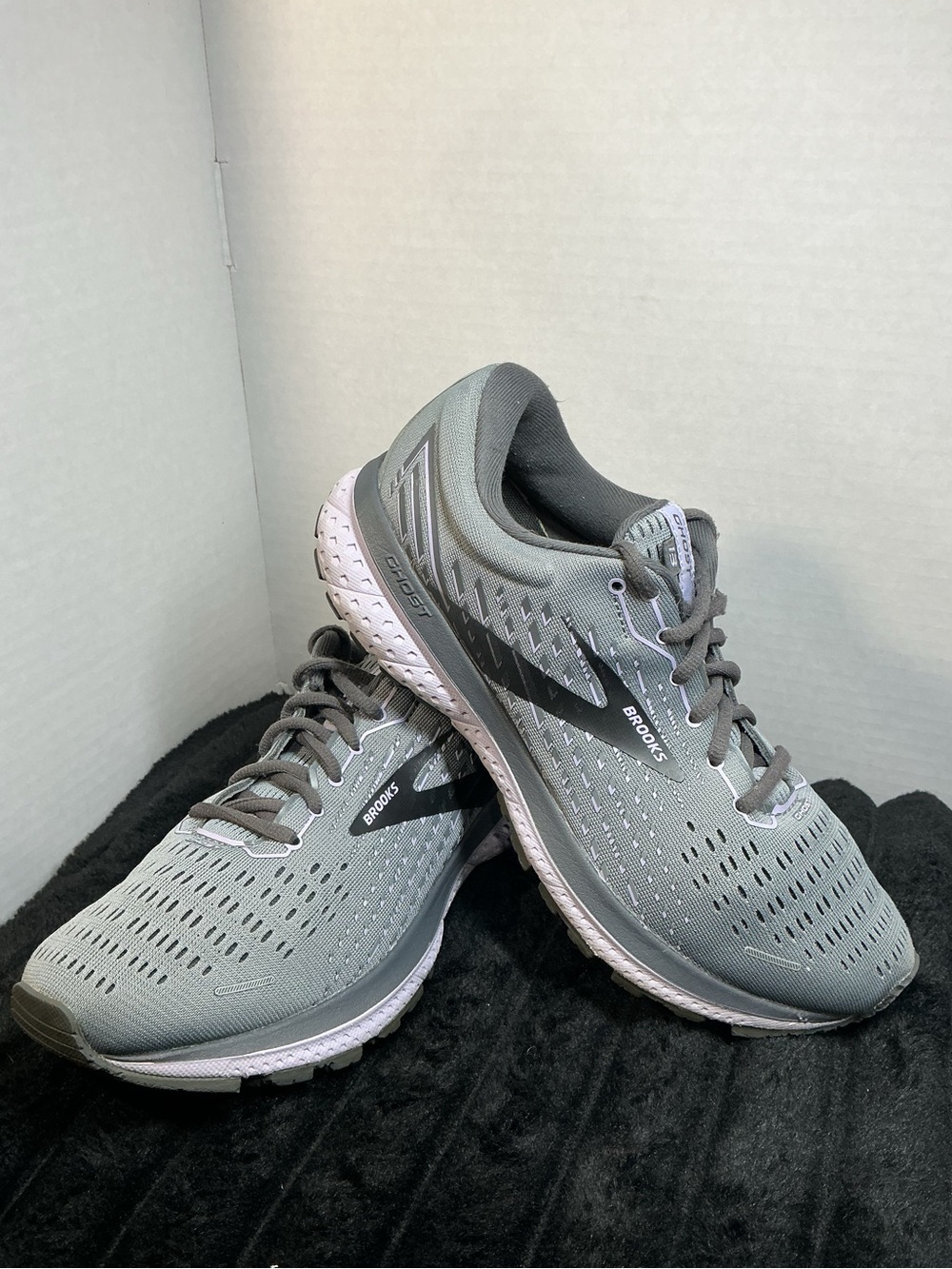 Brooks Ghost 13 Women’s 8.5 Wide D Gray Running Walking Shoes